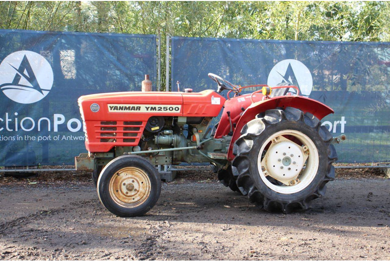 Yanmar YM2500 - Farm tractor: picture 1 Yanmar YM2500 - Farm tractor: picture 1