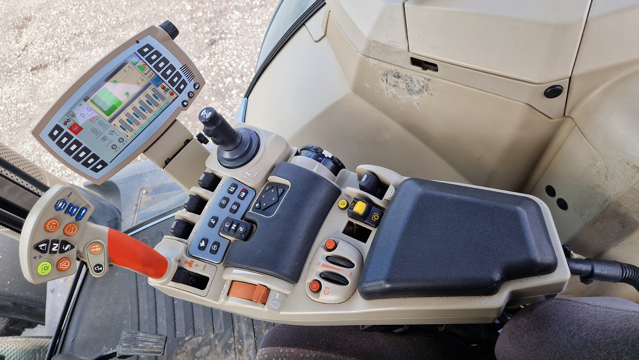 Farm tractor Massey Ferguson 8737: picture 20 Farm tractor Massey Ferguson 8737: picture 20