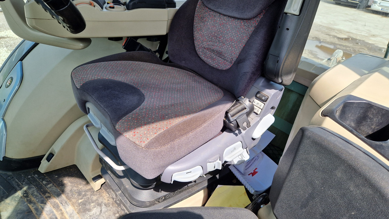 Farm tractor Massey Ferguson 8737: picture 18 Farm tractor Massey Ferguson 8737: picture 18