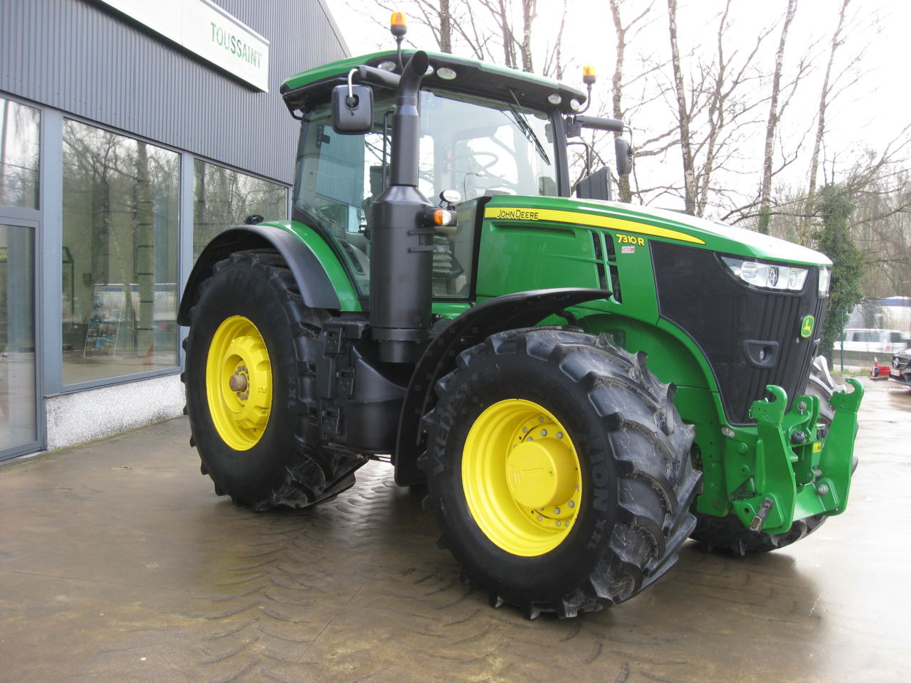 John Deere 7310R - Farm tractor: picture 1 John Deere 7310R - Farm tractor: picture 1