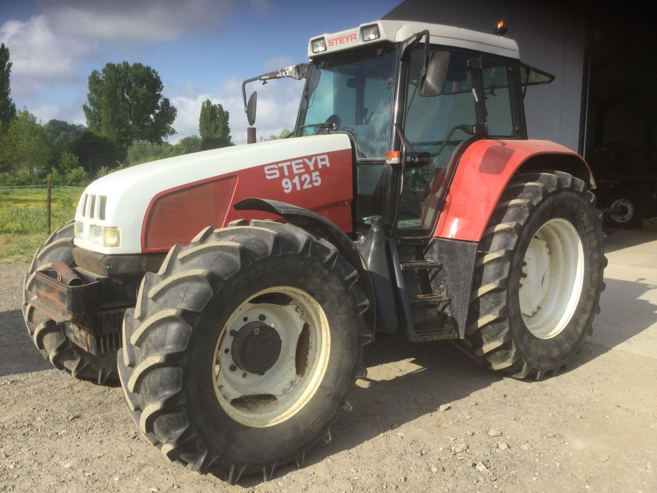Steyr 9125 - Farm tractor: picture 1 Steyr 9125 - Farm tractor: picture 1
