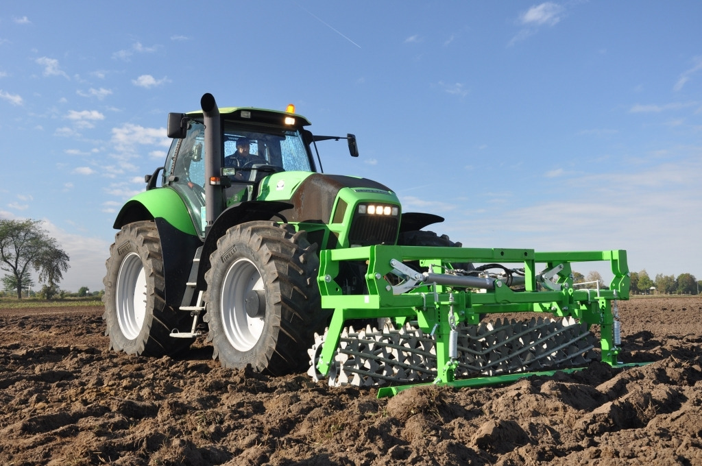 Bomet Wielozadaniowe wały zębate na przedni TUZ/ Vielzweck - Zahnwalze -Frontdreipunktanbau / Multi-purpose toothed rollers / Вал для передней навески - Farm roller: picture 2 Bomet Wielozadaniowe wały zębate na przedni TUZ/ Vielzweck - Zahnwalze -Frontdreipunktanbau / Multi-purpose toothed rollers / Вал для передней навески - Farm roller: picture 2
