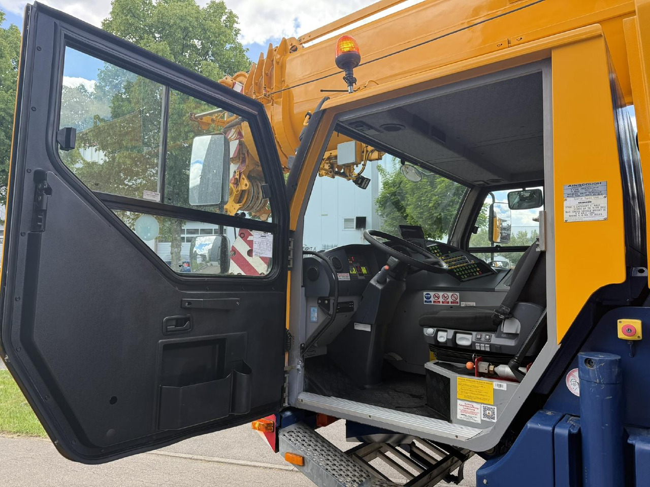 Mobile crane Liebherr LTM 1055-3.1 (05 - 055 855) | 6 x 6: picture 11