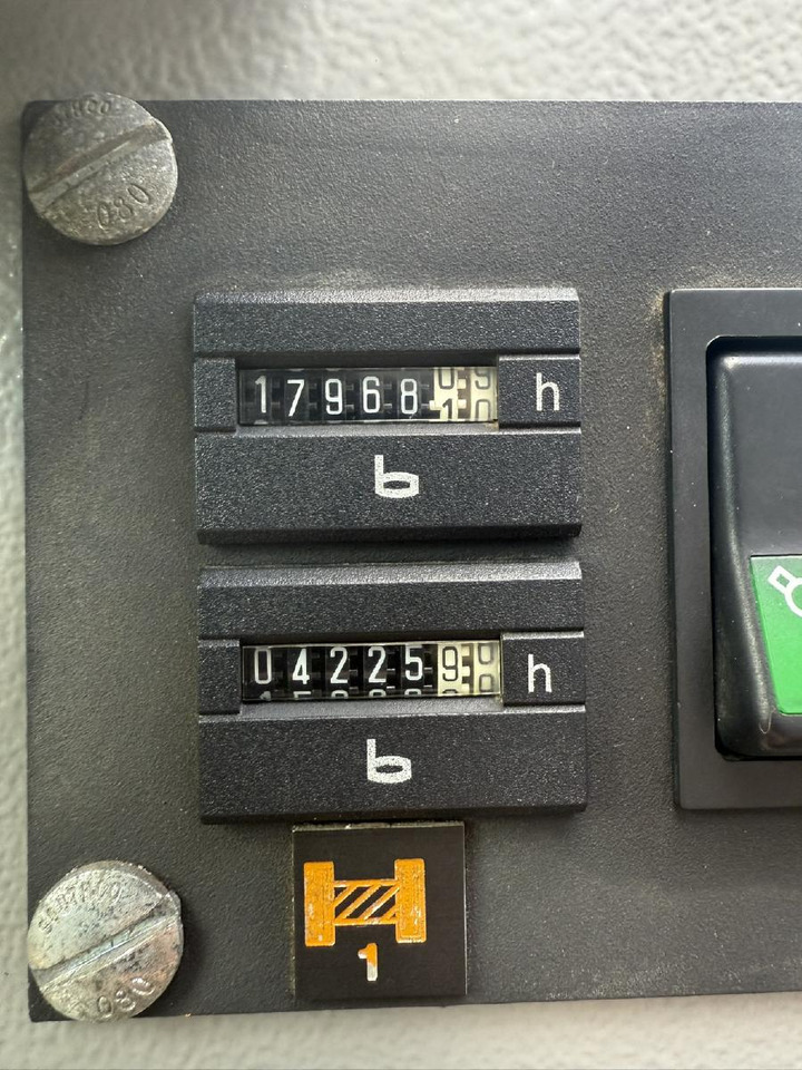 Mobile crane Liebherr LTM 1055-3.1 (05 - 055 855) | 6 x 6: picture 27