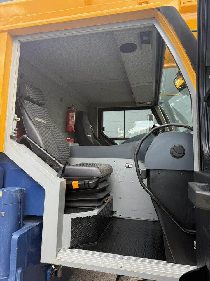 Mobile crane Liebherr LTM 1055-3.1 (05 - 055 855) | 6 x 6: picture 20