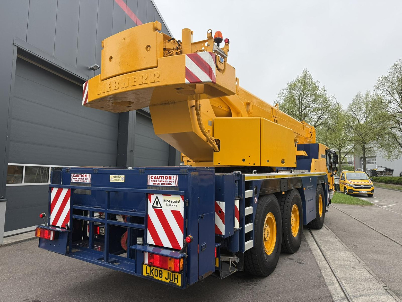 Liebherr LTM 1055-3.2 (08 - 084 745) | 6 x 6 - Mobile crane: picture 4 Liebherr LTM 1055-3.2 (08 - 084 745) | 6 x 6 - Mobile crane: picture 4