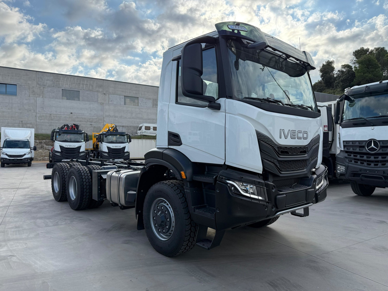 IVECO AD300X46Z OFF X-Way E6 (Chassis) - Cab chassis truck: picture 2 IVECO AD300X46Z OFF X-Way E6 (Chassis) - Cab chassis truck: picture 2