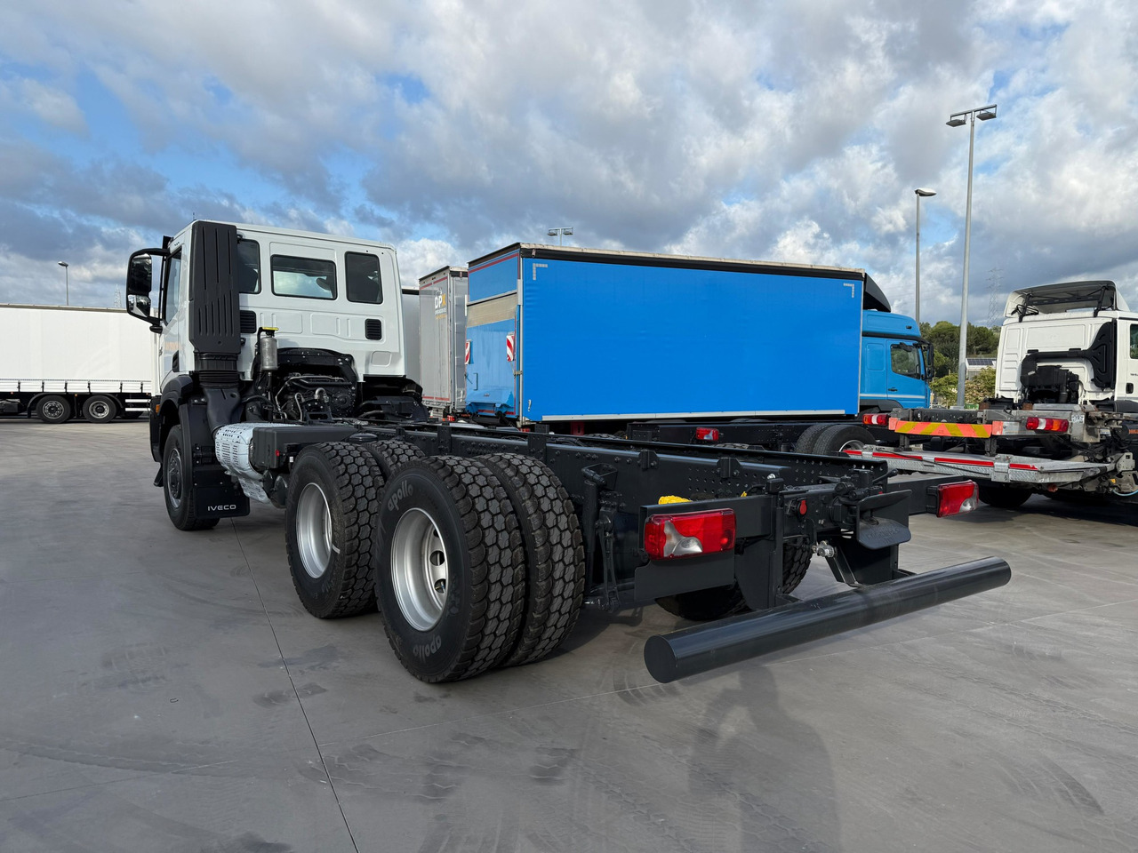 IVECO AD300X46Z OFF X-Way HI-TRACTION E6 (Chassis) - Cab chassis truck: picture 5 IVECO AD300X46Z OFF X-Way HI-TRACTION E6 (Chassis) - Cab chassis truck: picture 5