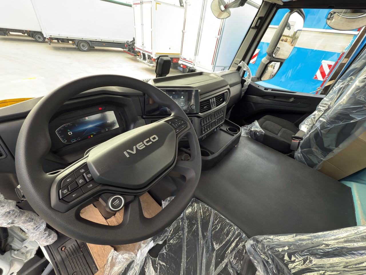 Cab chassis truck IVECO AD410T50 T-WAY 8x4 E6 (Chassis): picture 6