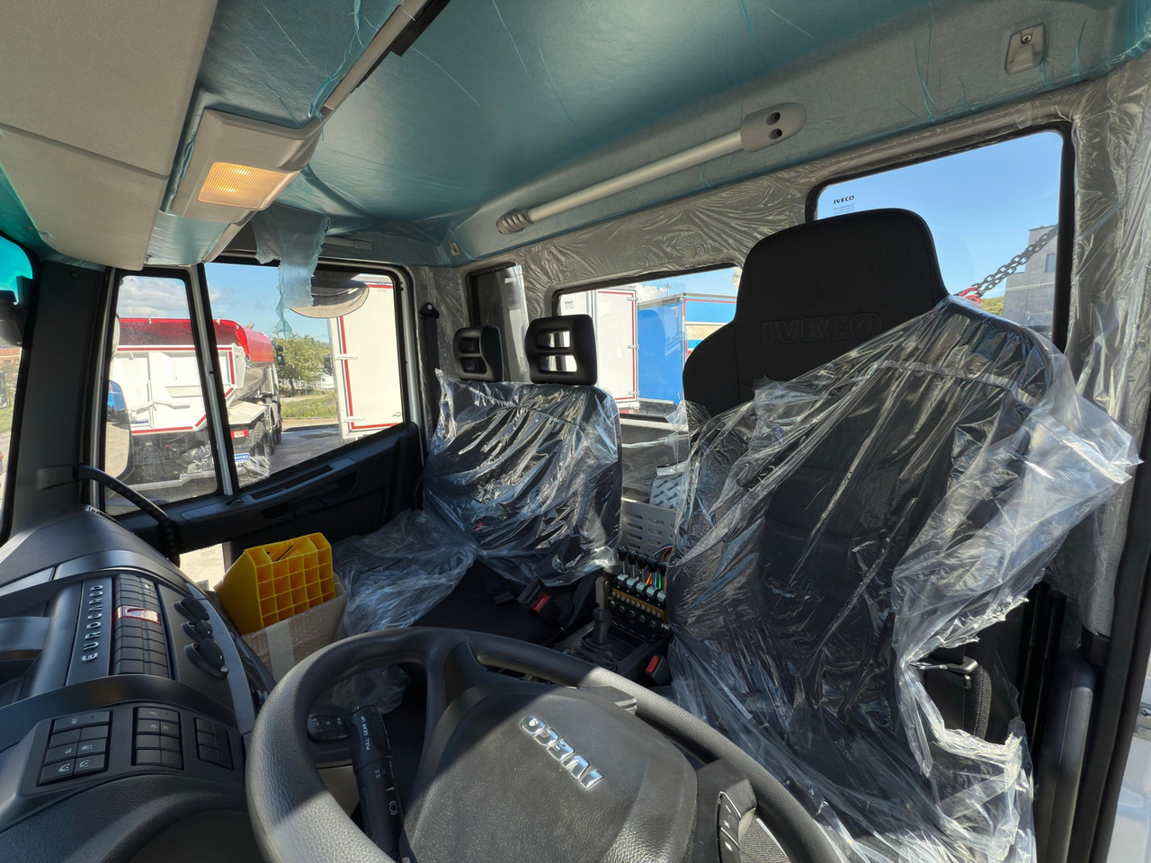 Skip loader truck IVECO ML190E28L Eurocargo E6 (Track Equipment): picture 6