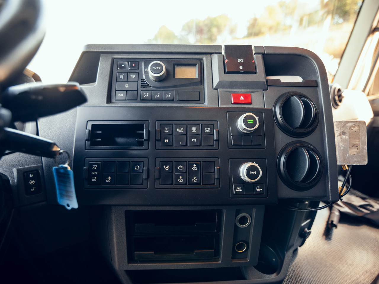 Cab chassis truck RENAULT C460 E6 (Chassis): picture 9