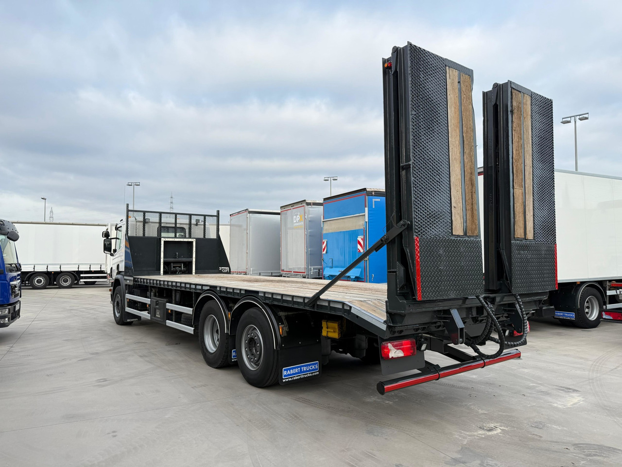 SCANIA P410 E6 (Machinery Carrier) - Autotransporter truck: picture 4 SCANIA P410 E6 (Machinery Carrier) - Autotransporter truck: picture 4