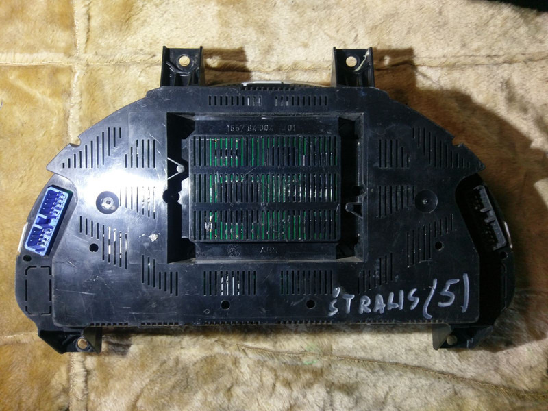 Iveco Siemens VDO Automative AG 1557.0001010002 - Dashboard: picture 2 Iveco Siemens VDO Automative AG 1557.0001010002 - Dashboard: picture 2