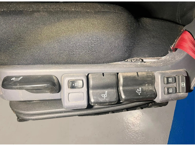 Scania driver (left side) euro 6 - Seat: picture 2 Scania driver (left side) euro 6 - Seat: picture 2