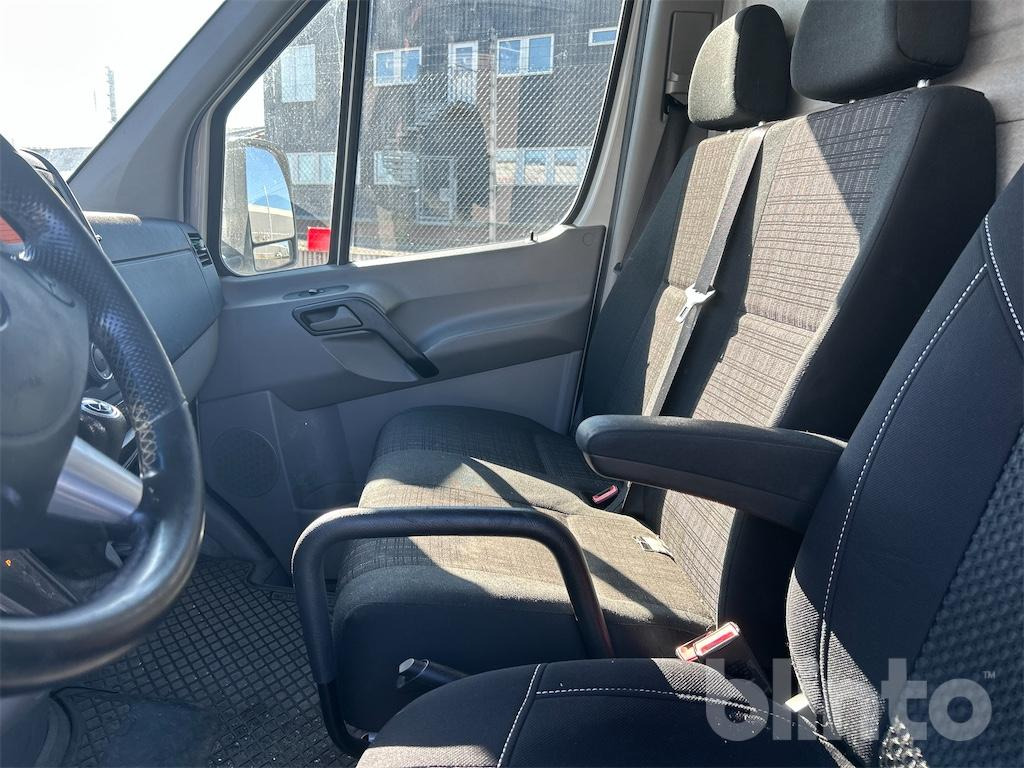 Commercial vehicle Mercedes-Benz Sprinter 316: picture 44