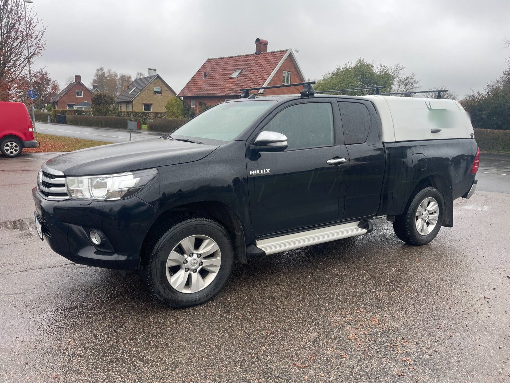 TOYOTA Hilux - Commercial vehicle: picture 1 TOYOTA Hilux - Commercial vehicle: picture 1