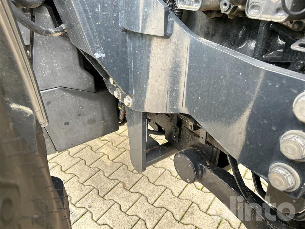 Farm tractor Deutz-Fahr 6165: picture 25