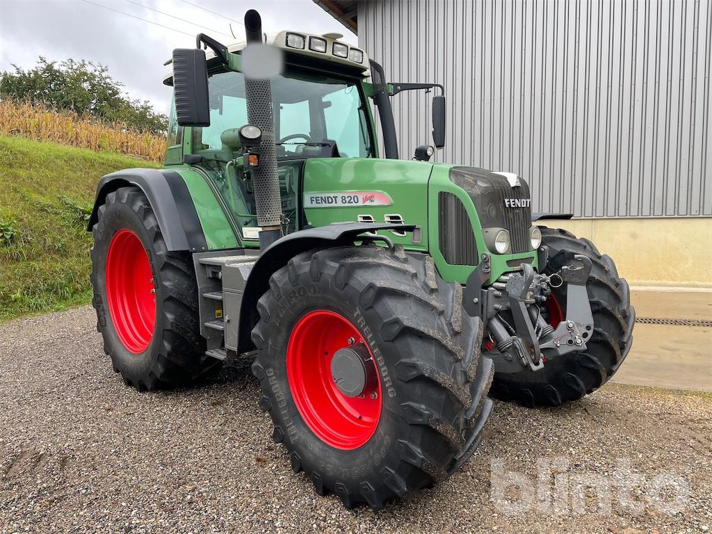 Fendt 820 Vario (2010) - Farm tractor: picture 2 Fendt 820 Vario (2010) - Farm tractor: picture 2