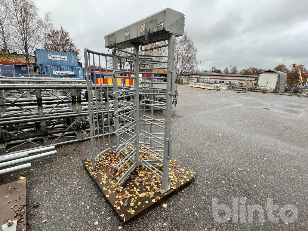 Infobric - Tool/ Equipment: picture 2 Infobric - Tool/ Equipment: picture 2