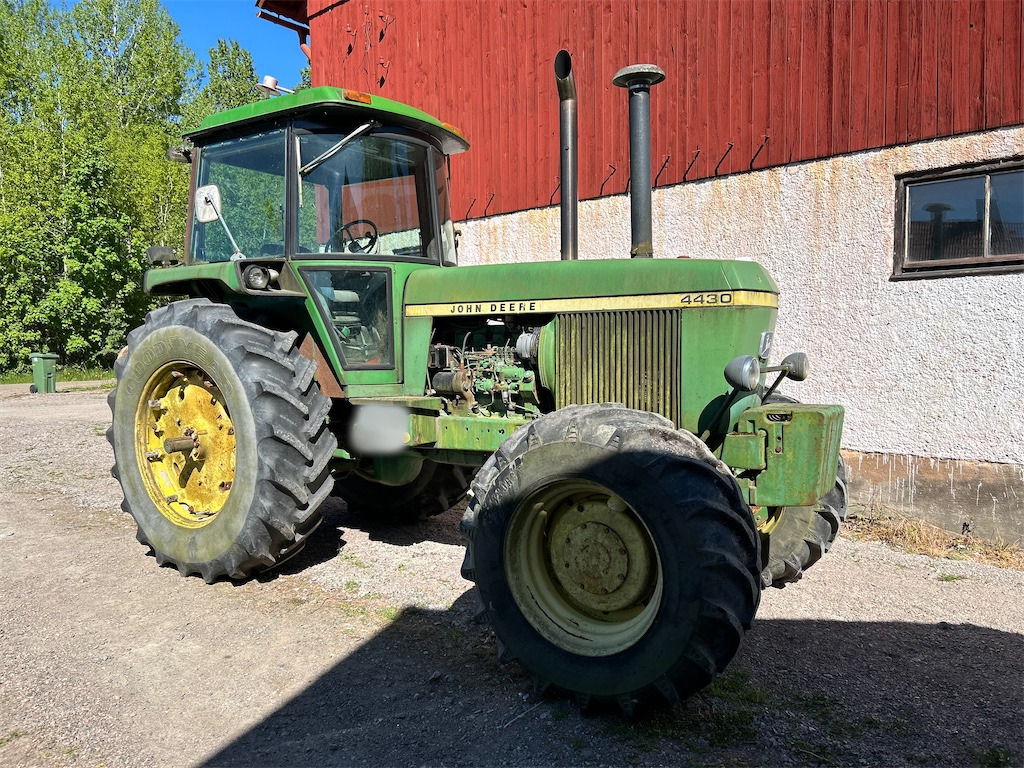 JOHN DEERE 4430 - Farm tractor: picture 3 JOHN DEERE 4430 - Farm tractor: picture 3