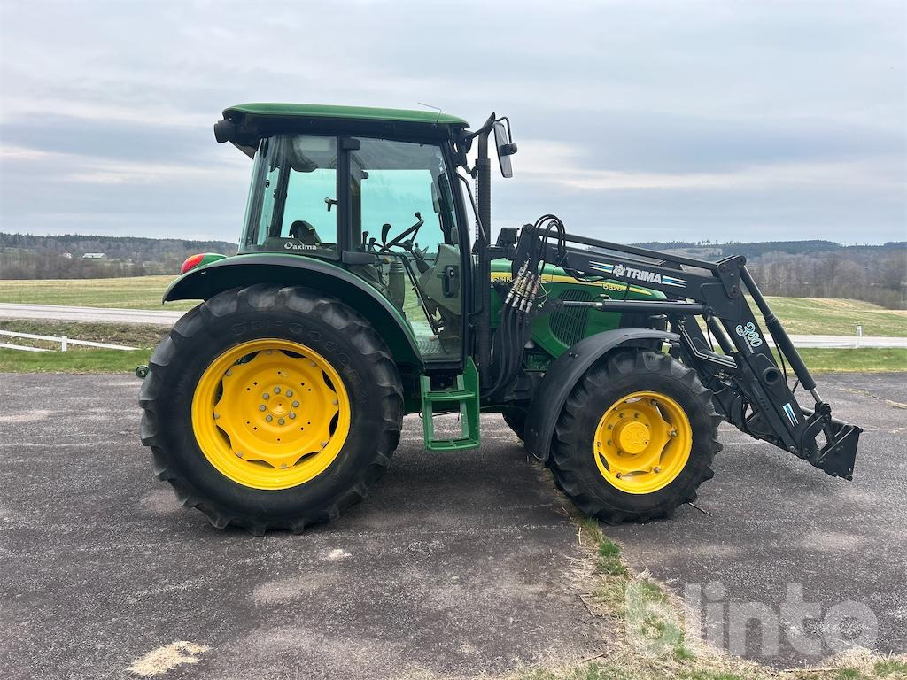 JOHN DEERE 5820 - Farm tractor: picture 3 JOHN DEERE 5820 - Farm tractor: picture 3