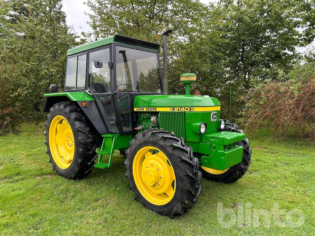 John Deere 2140 - Farm tractor: picture 2 John Deere 2140 - Farm tractor: picture 2