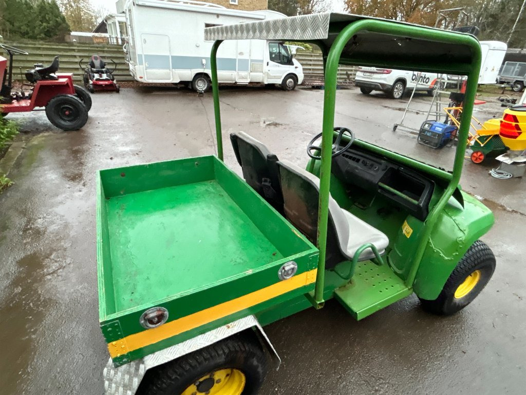 John Deere Gator turf - Side-by-side/ ATV: picture 5 John Deere Gator turf - Side-by-side/ ATV: picture 5