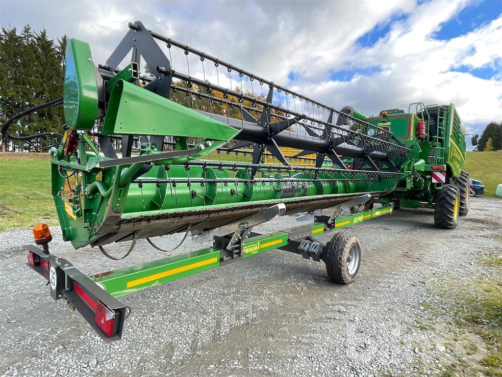 John Deere WT56 T550HM mit 620R (2022) - Combine harvester: picture 3 John Deere WT56 T550HM mit 620R (2022) - Combine harvester: picture 3