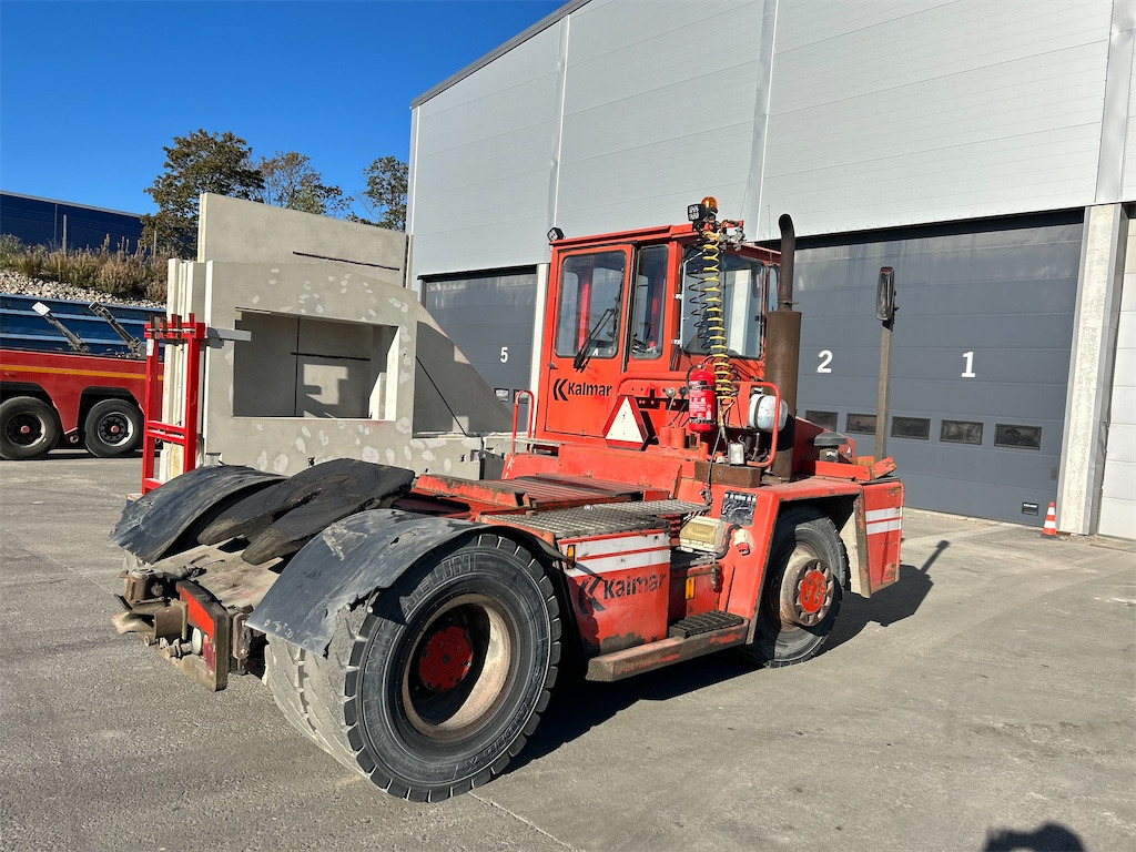 KALMAR DTC 360-44 - Terminal tractor: picture 4 KALMAR DTC 360-44 - Terminal tractor: picture 4
