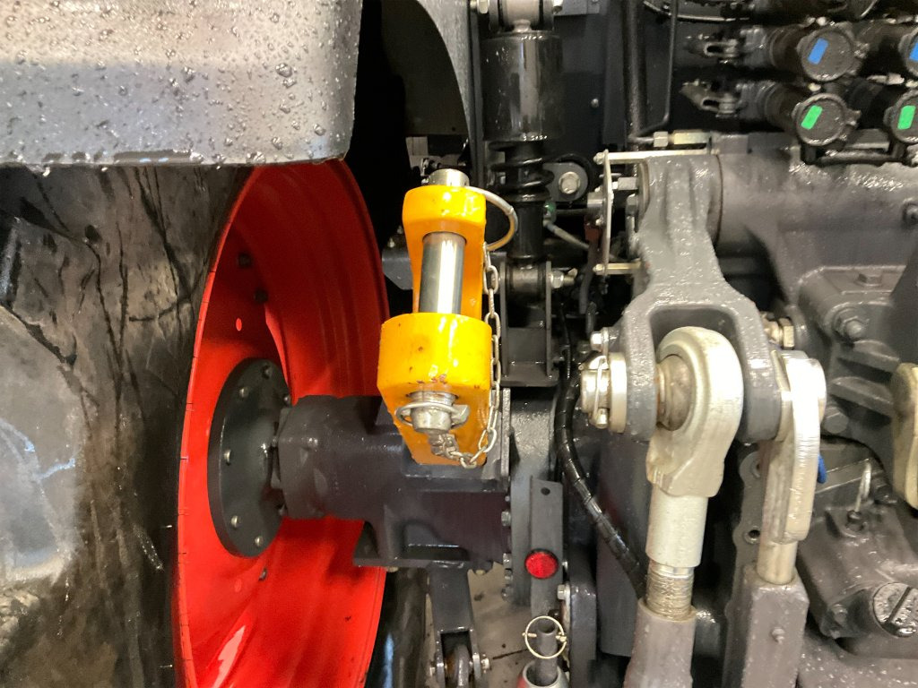 Farm tractor KUBOTA: picture 31 Farm tractor KUBOTA: picture 31