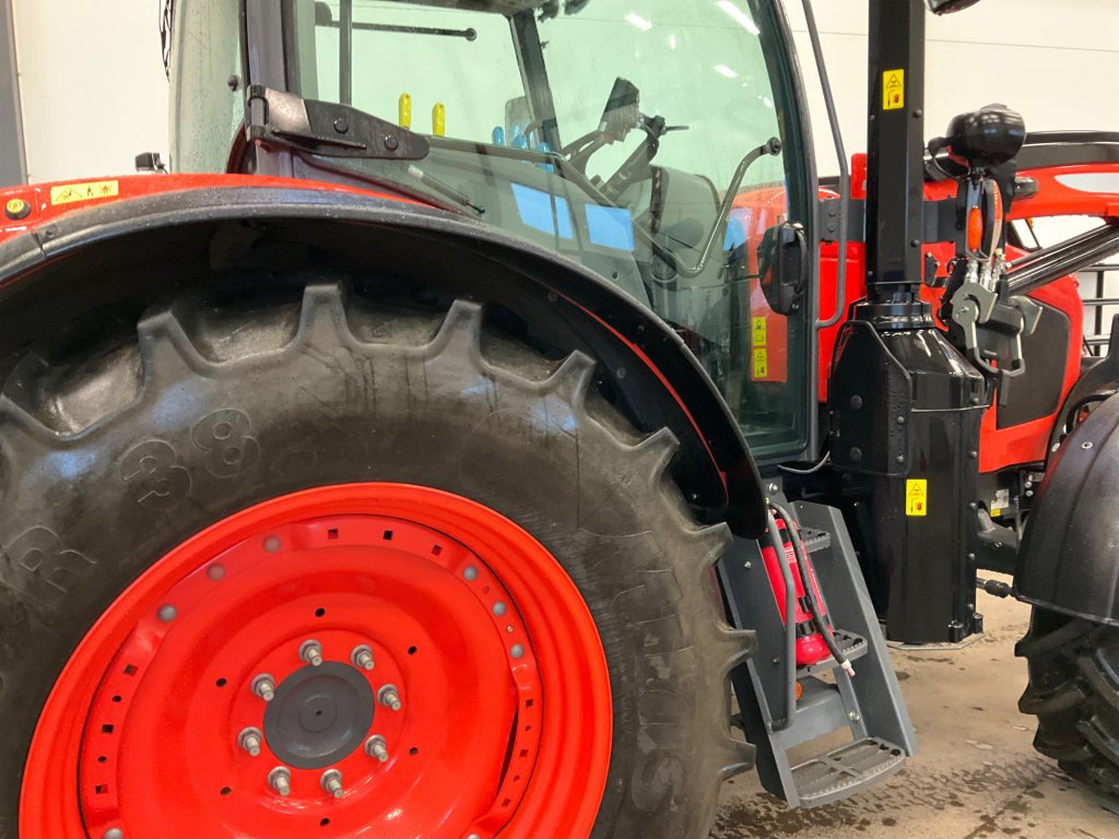 Farm tractor KUBOTA: picture 43 Farm tractor KUBOTA: picture 43