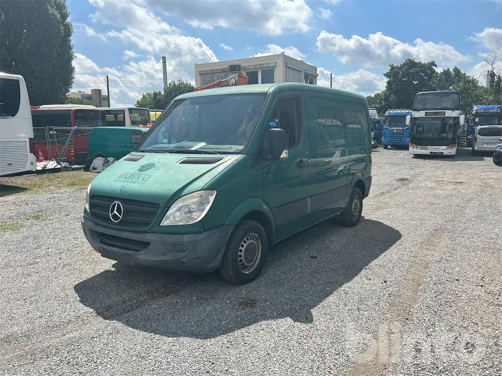 Mercedes Benz Sprinter 210 CDI (2010) - Panel van: picture 2 Mercedes Benz Sprinter 210 CDI (2010) - Panel van: picture 2