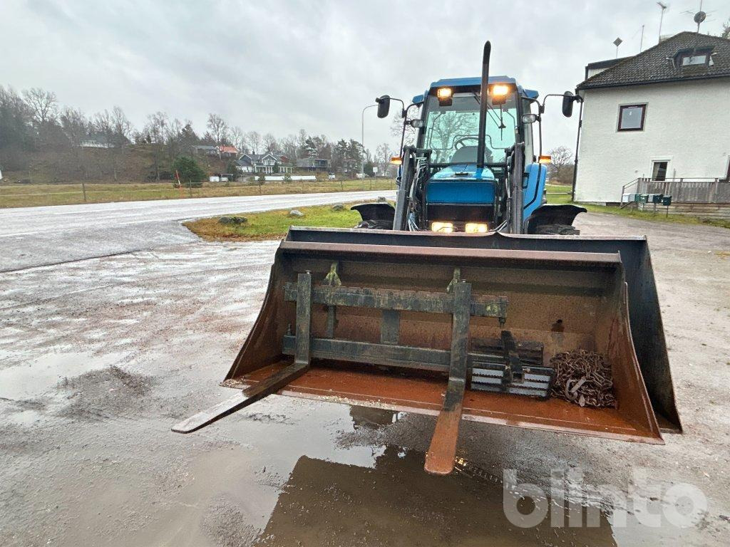 NEW HOLLAND 5640 - Farm tractor: picture 2 NEW HOLLAND 5640 - Farm tractor: picture 2
