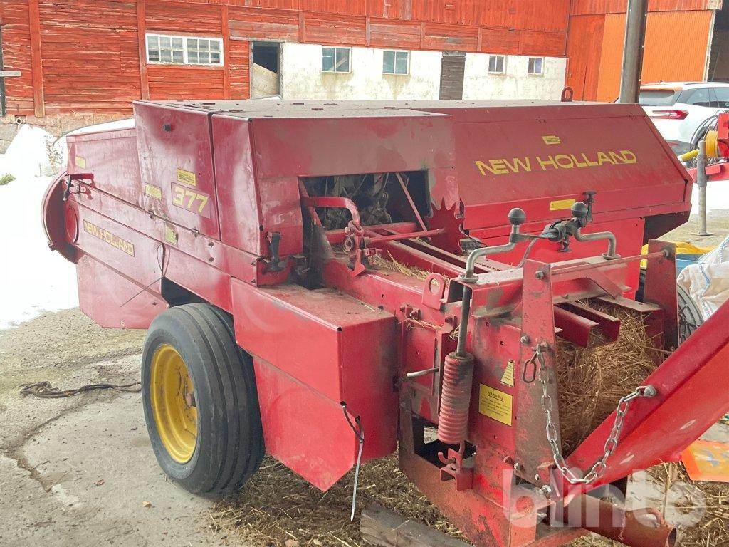 New Holland 377 - Square baler: picture 3 New Holland 377 - Square baler: picture 3