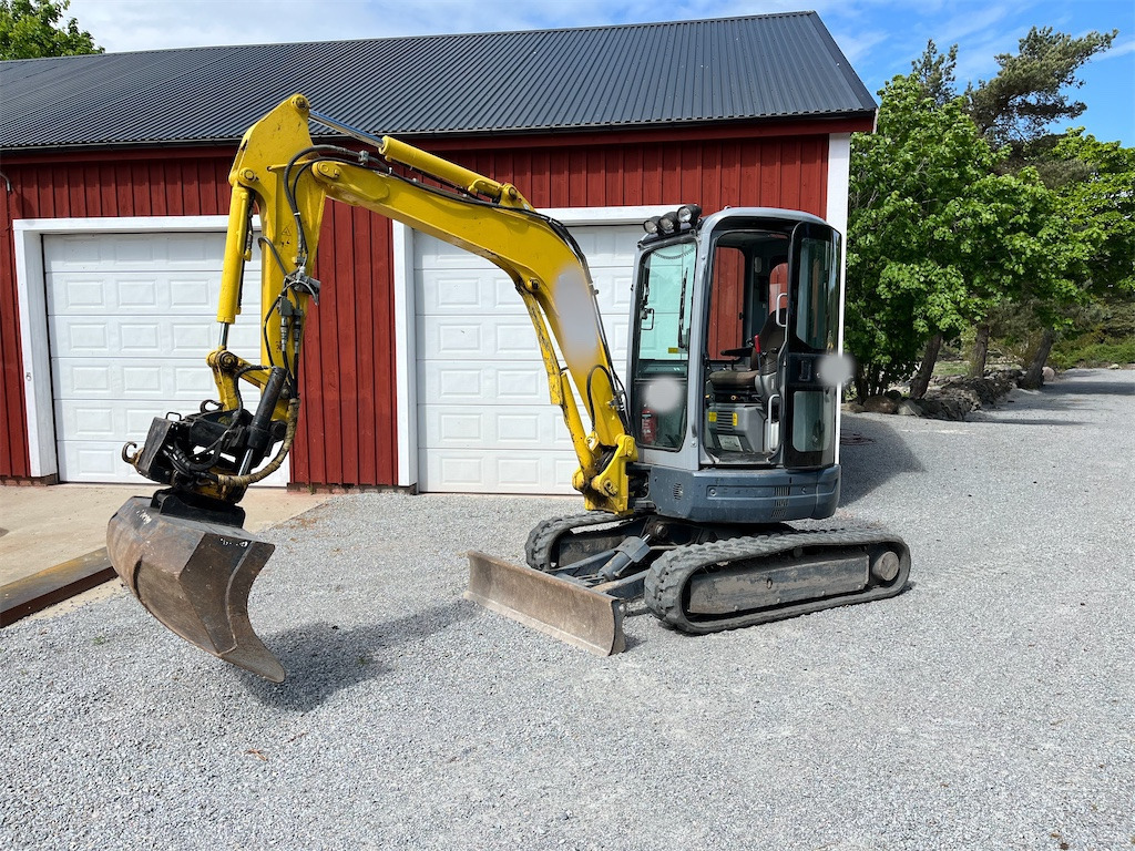 New Holland E35 2 C - Mini excavator: picture 1 New Holland E35 2 C - Mini excavator: picture 1