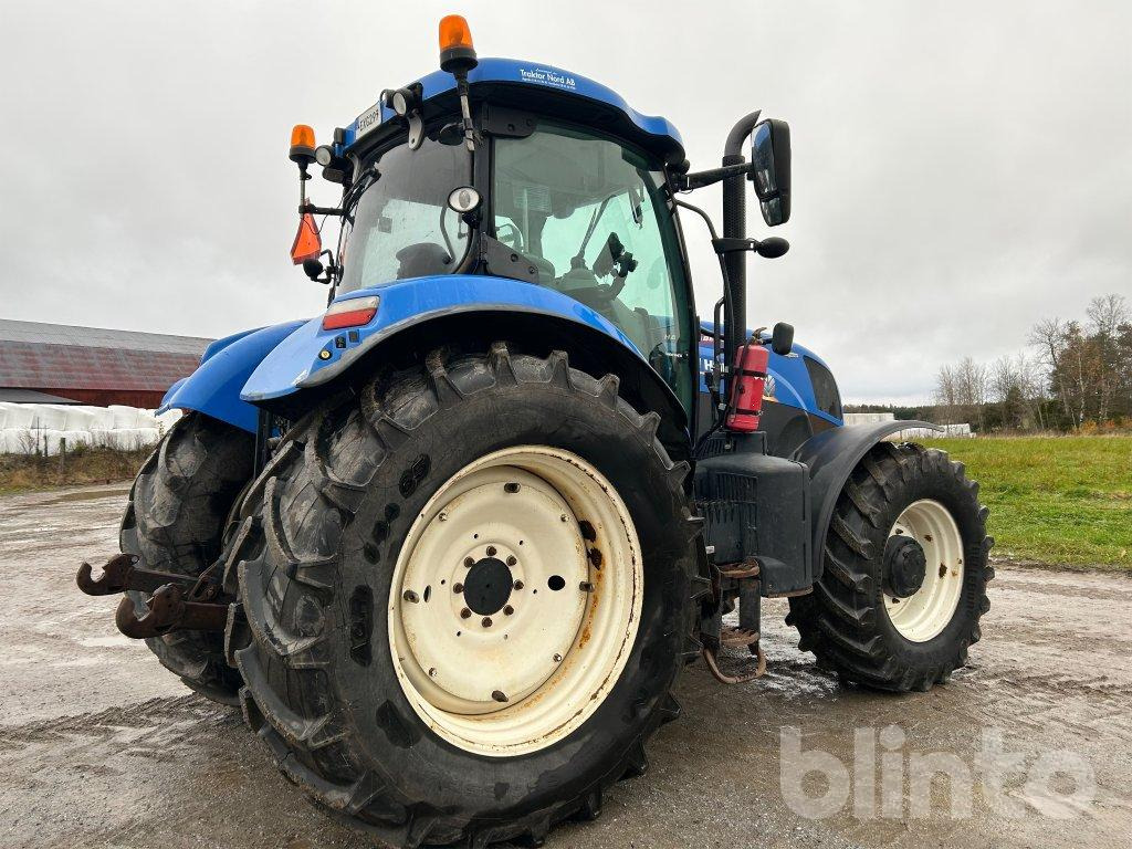 New Holland T7. 210 - Farm tractor: picture 3 New Holland T7. 210 - Farm tractor: picture 3