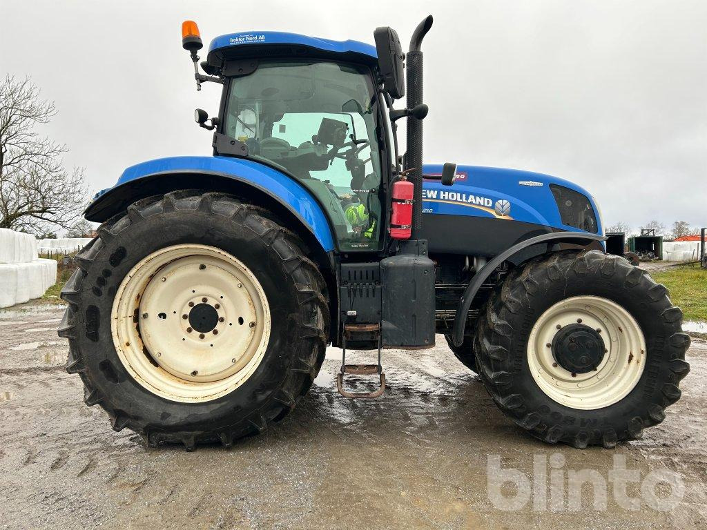 New Holland T7. 210 - Farm tractor: picture 2 New Holland T7. 210 - Farm tractor: picture 2
