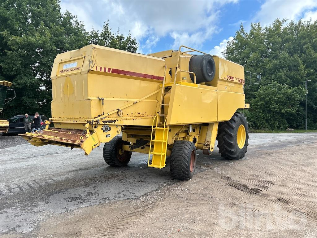 New Holland TX34 (1990) - Combine harvester: picture 3 New Holland TX34 (1990) - Combine harvester: picture 3