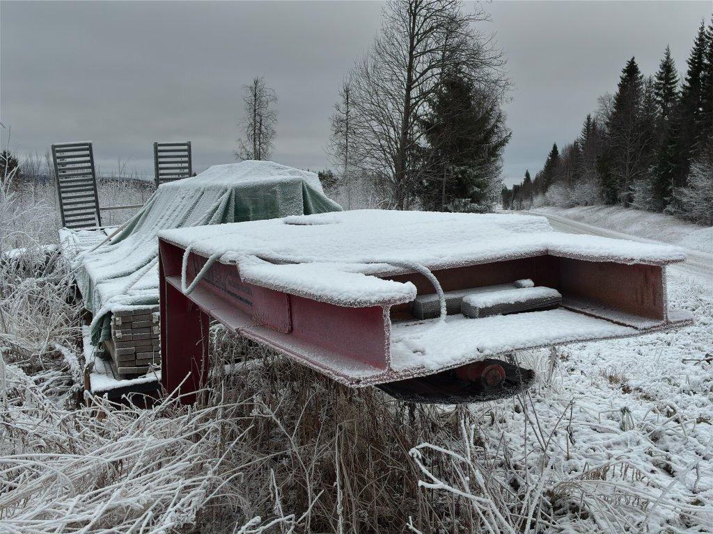 Okänt - Low loader semi-trailer: picture 2 Okänt - Low loader semi-trailer: picture 2