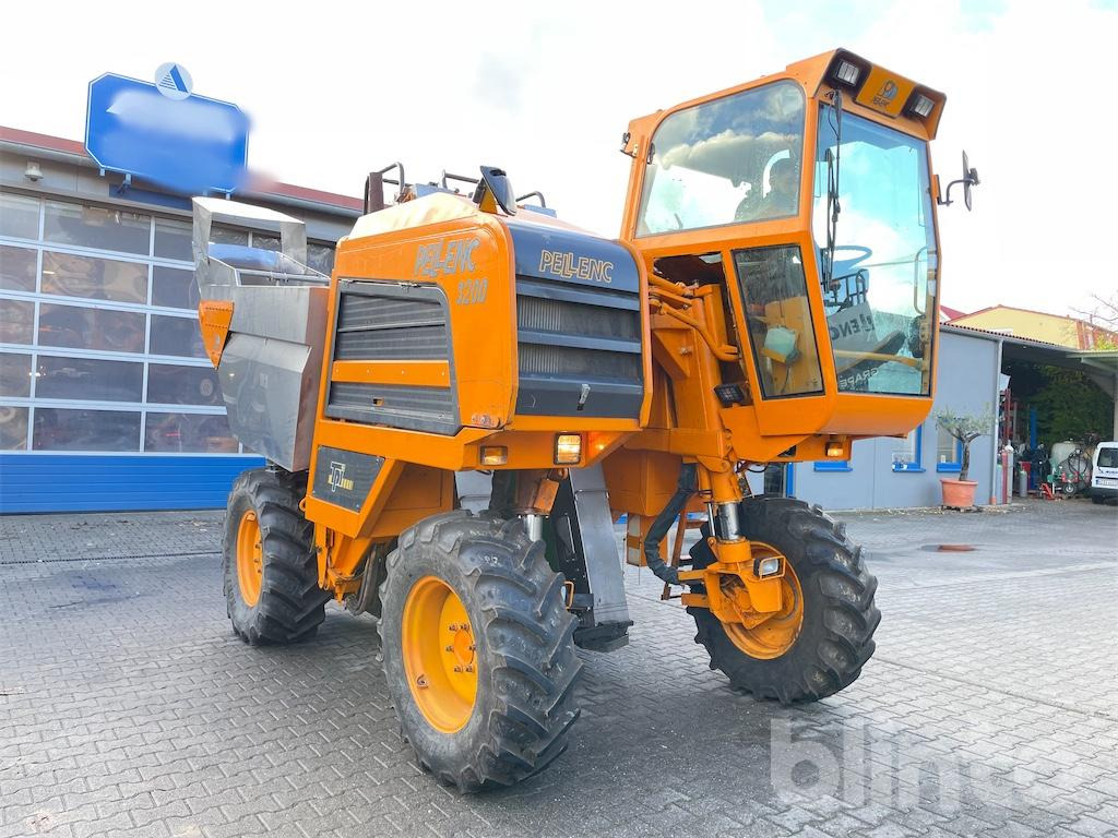 Pellenc 3200 (2000) - Grape harvesting machine: picture 2 Pellenc 3200 (2000) - Grape harvesting machine: picture 2