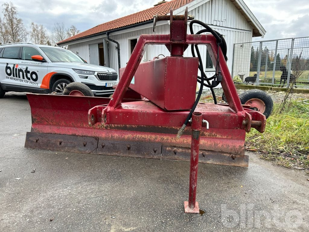 Sami hydrauliskt svängbart 2,5m - Snow plough: picture 2 Sami hydrauliskt svängbart 2,5m - Snow plough: picture 2