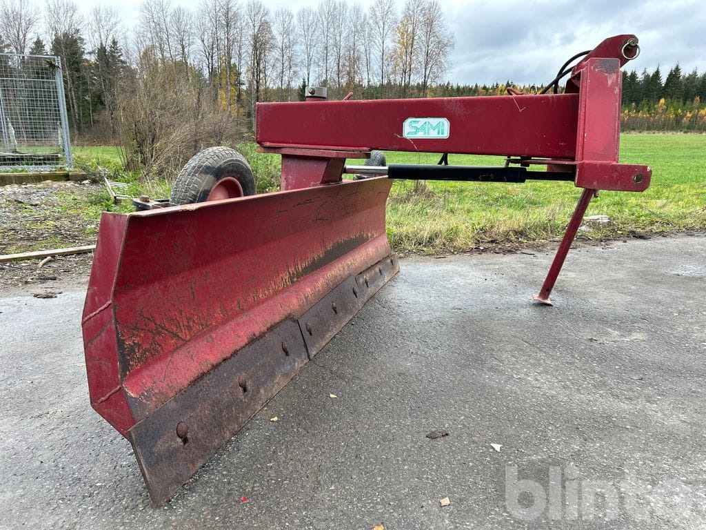 Sami hydrauliskt svängbart 2,5m - Snow plough: picture 4 Sami hydrauliskt svängbart 2,5m - Snow plough: picture 4