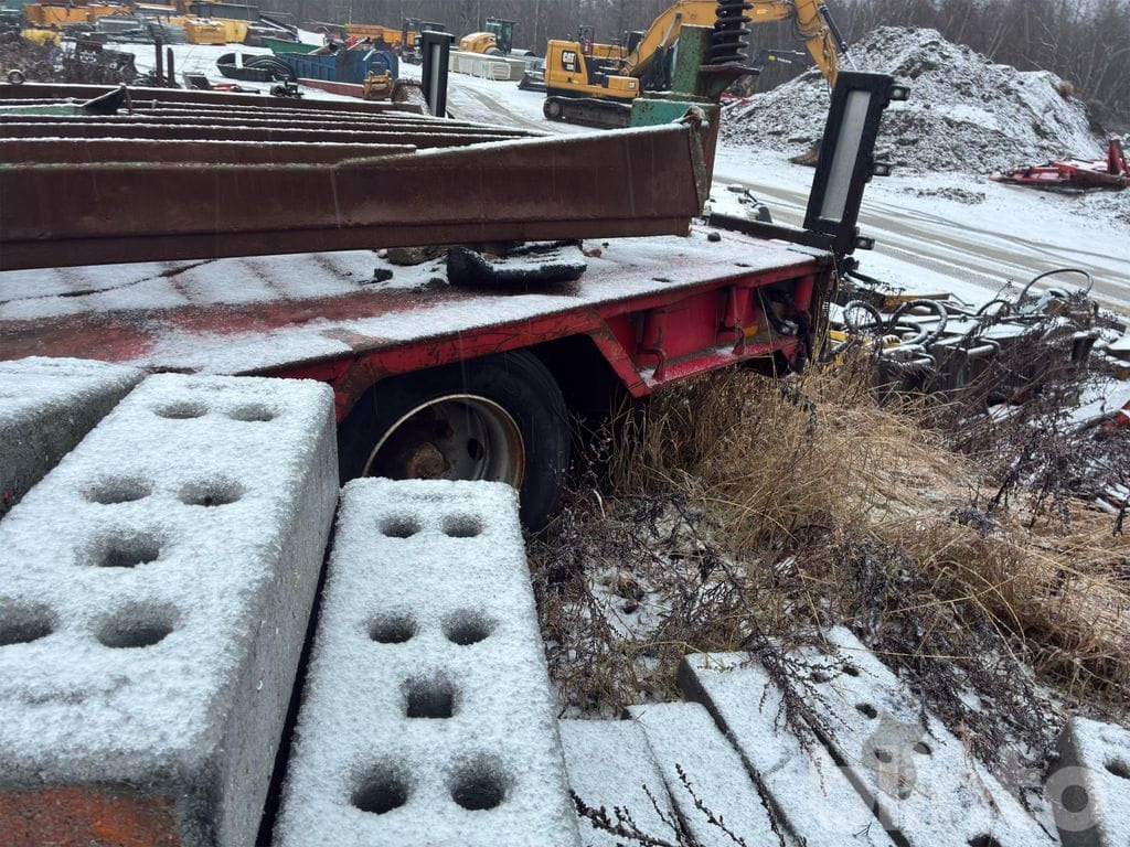 TRAILERSPEC. AB T-70-3-K - Low loader semi-trailer: picture 5 TRAILERSPEC. AB T-70-3-K - Low loader semi-trailer: picture 5