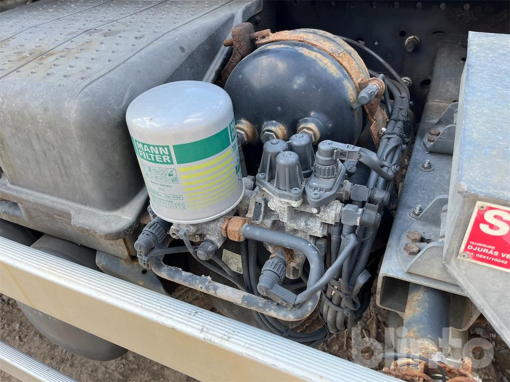 Truck MERCEDES BENZ Actros 930,24 V8: picture 14