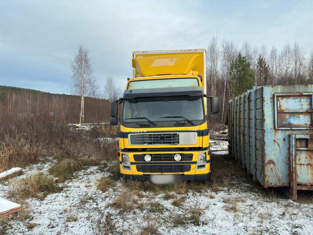 VOLVO FM9 6X2 - Box truck: picture 2 VOLVO FM9 6X2 - Box truck: picture 2