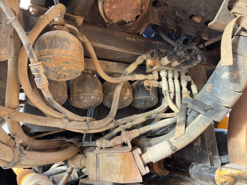 Articulated dumper Volvo A30F: picture 14