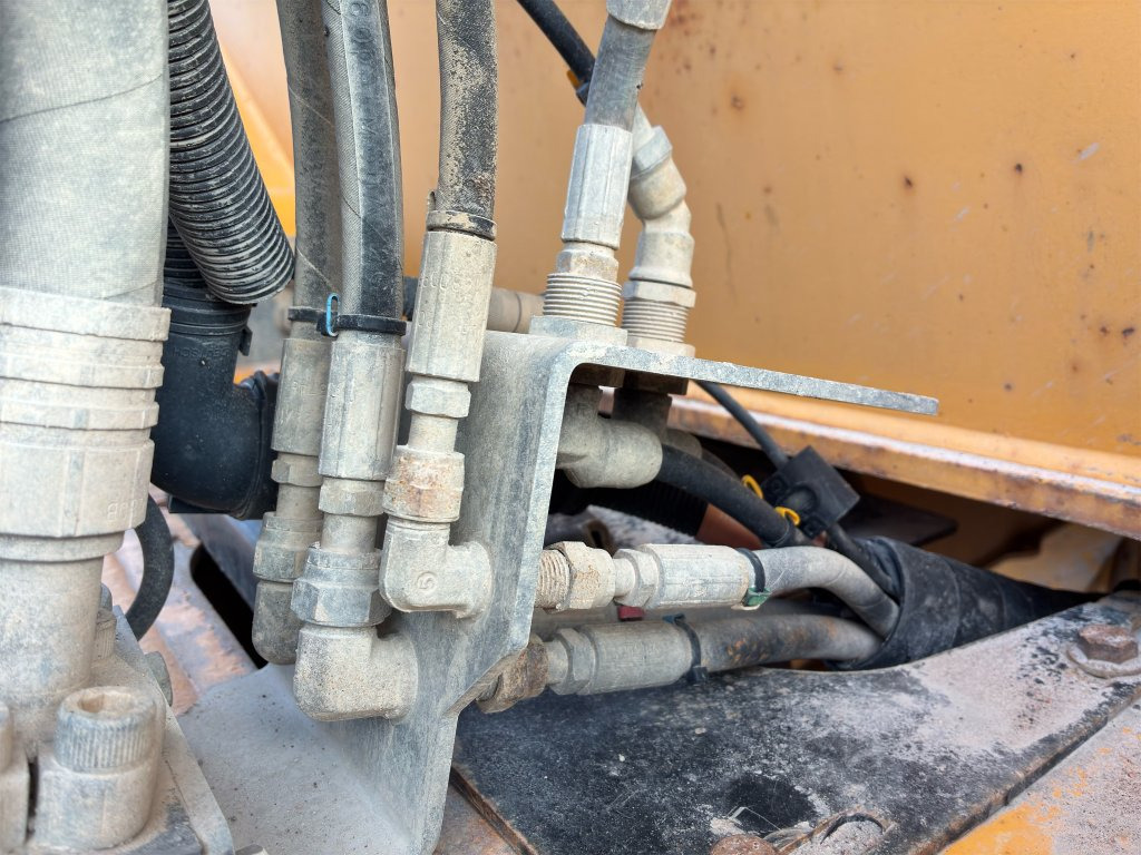 Articulated dumper Volvo A30F: picture 13