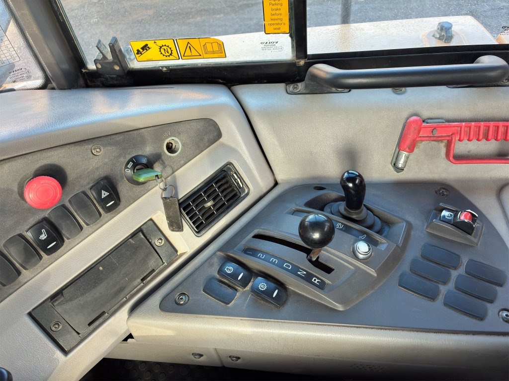 Articulated dumper Volvo A30F: picture 49