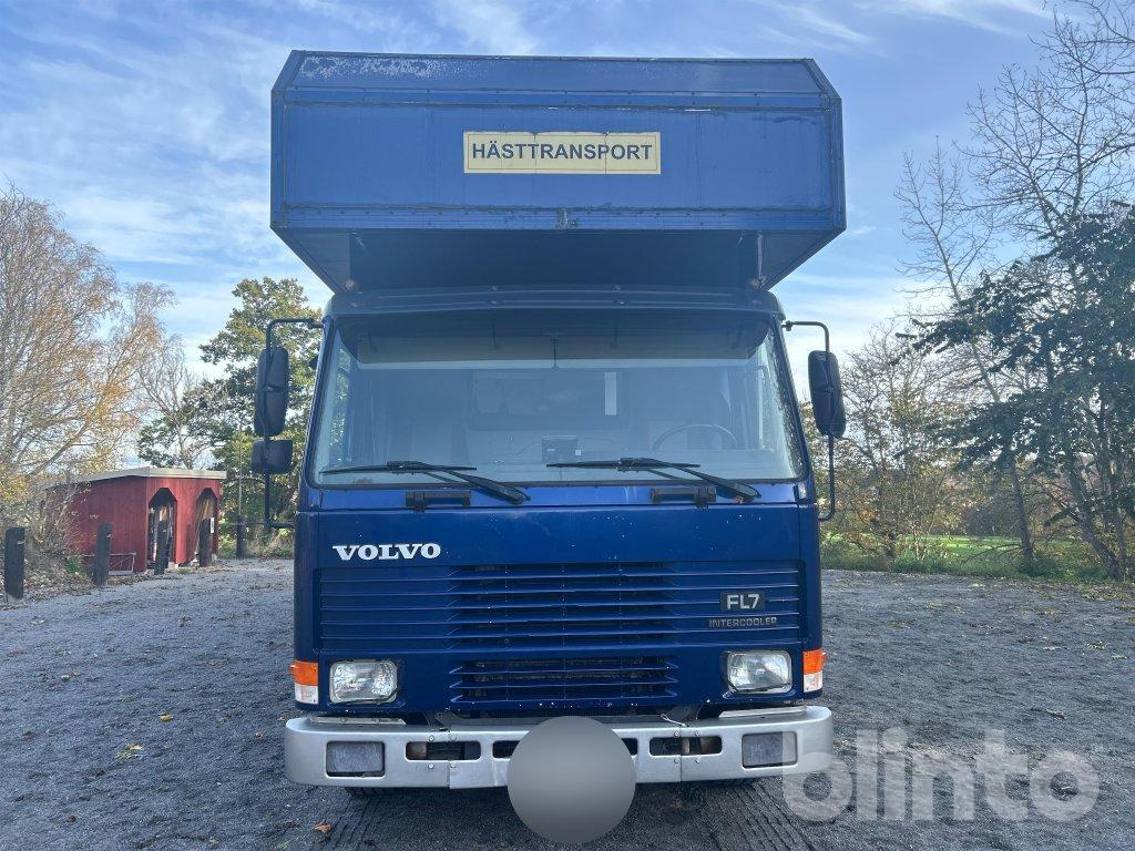 Volvo FL7 4X2 - Horse truck: picture 2 Volvo FL7 4X2 - Horse truck: picture 2