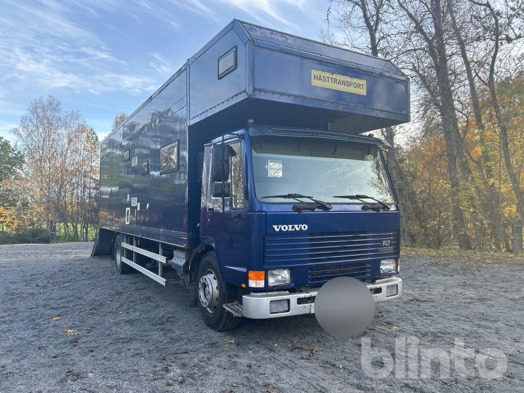 Volvo FL7 4X2 - Horse truck: picture 3 Volvo FL7 4X2 - Horse truck: picture 3